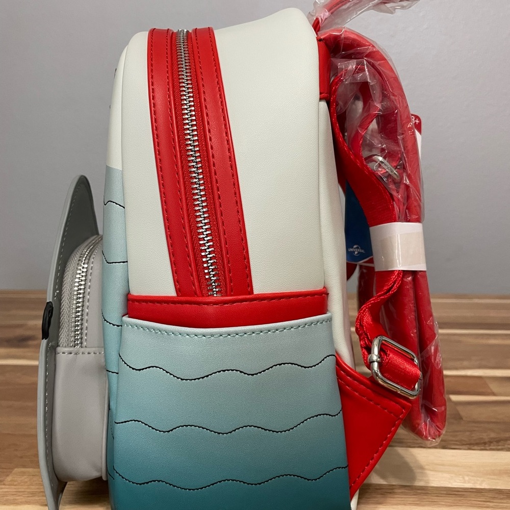 Jaws Loungefly - Picture 2 of 8